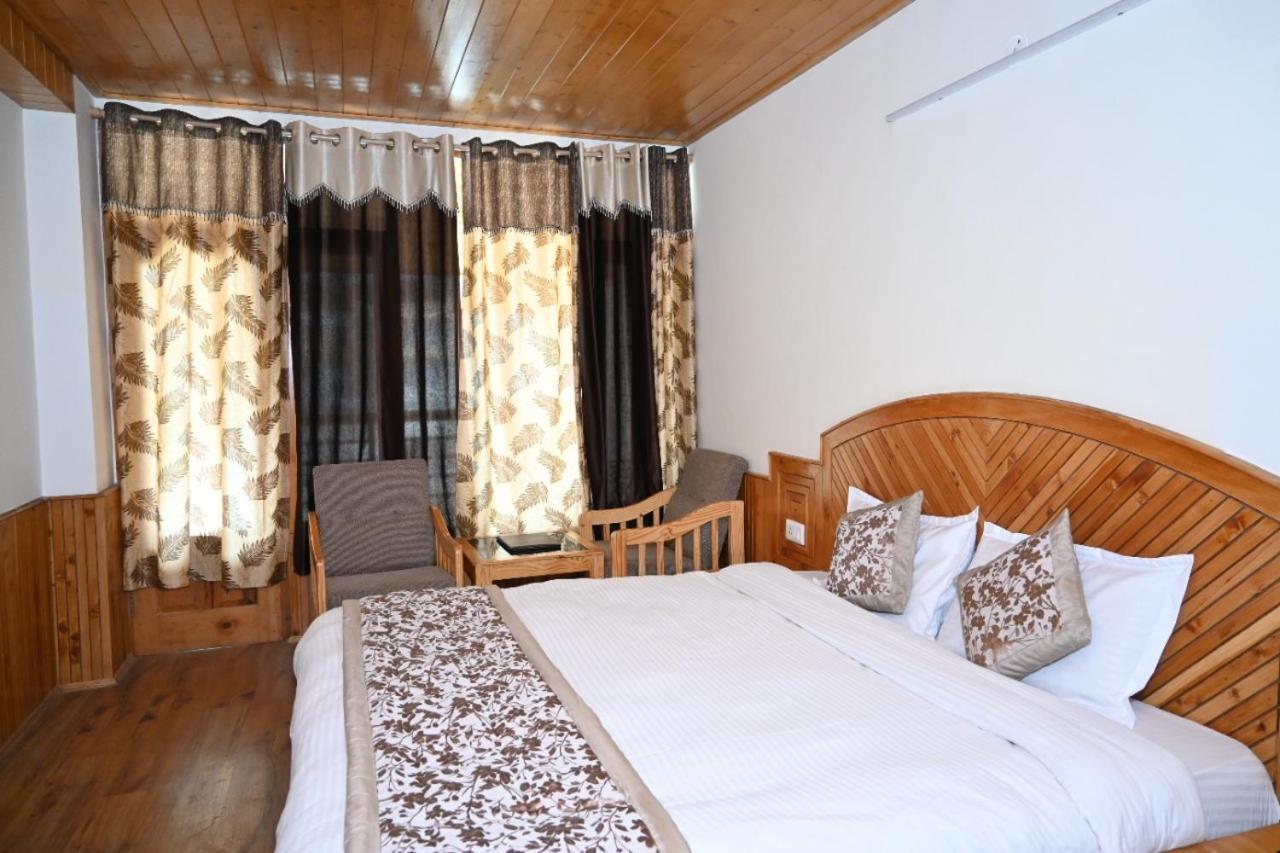 Hotel Nirmal Chhaya Manāli Kültér fotó