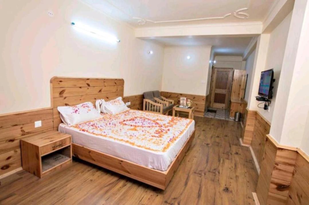 Hotel Nirmal Chhaya Manāli Kültér fotó